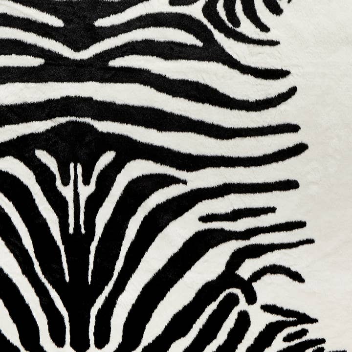 Skinnwille Victor – gulvteppe med sebramønster 150 × 200 cm – bilde 4
