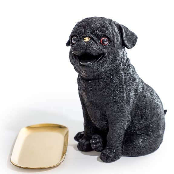 Mops med brett – svart figur med gullfarget brett – bilde 3